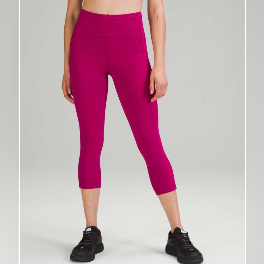 Lululemon Swift Speed High-Rise 21” Leggings Size 4 in Wild Berry